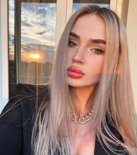 Эмилия привлекательная девушка из Вешенской цена от 4000 руб