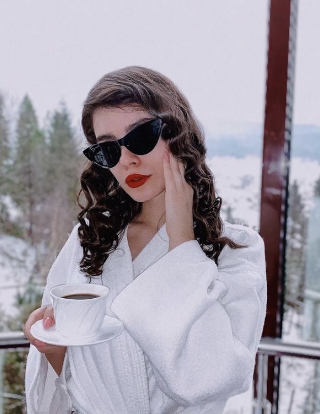 🎥 Людка привлекательная девушка из Вешенской цена от 4000 руб