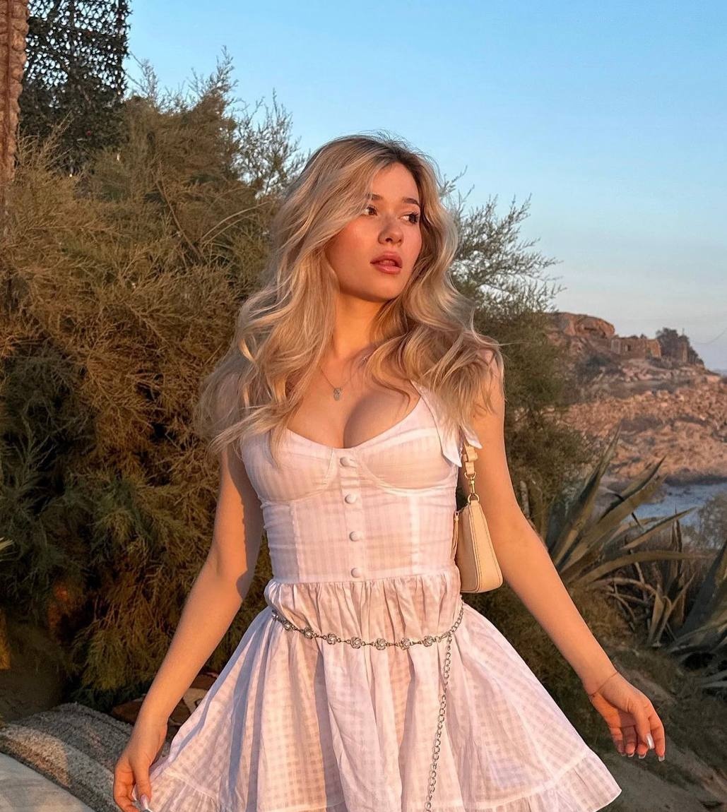 Настенька привлекательная девушка из Вешенской цена от 3000 руб