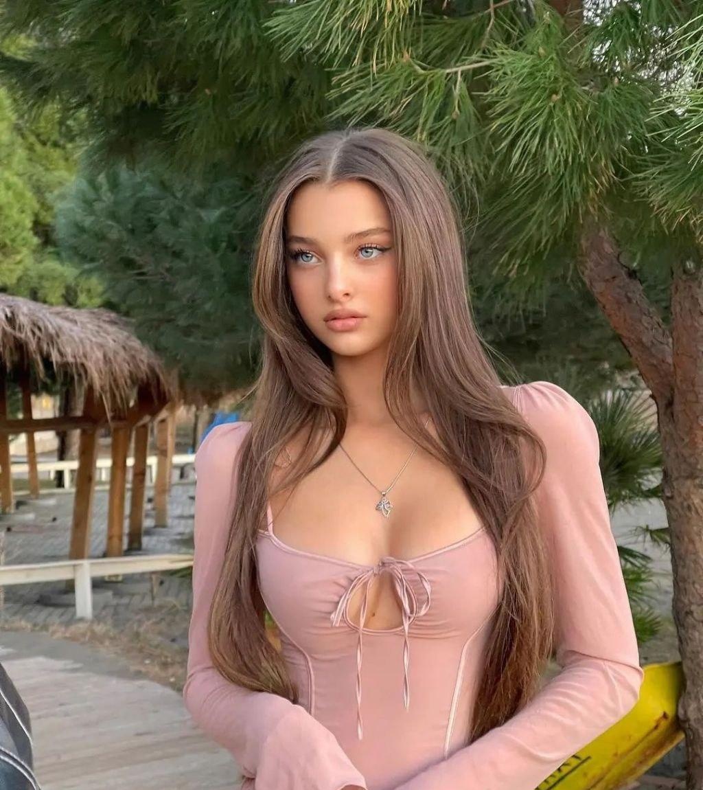 Ника привлекательная девушка из Вешенской цена от 9000 руб