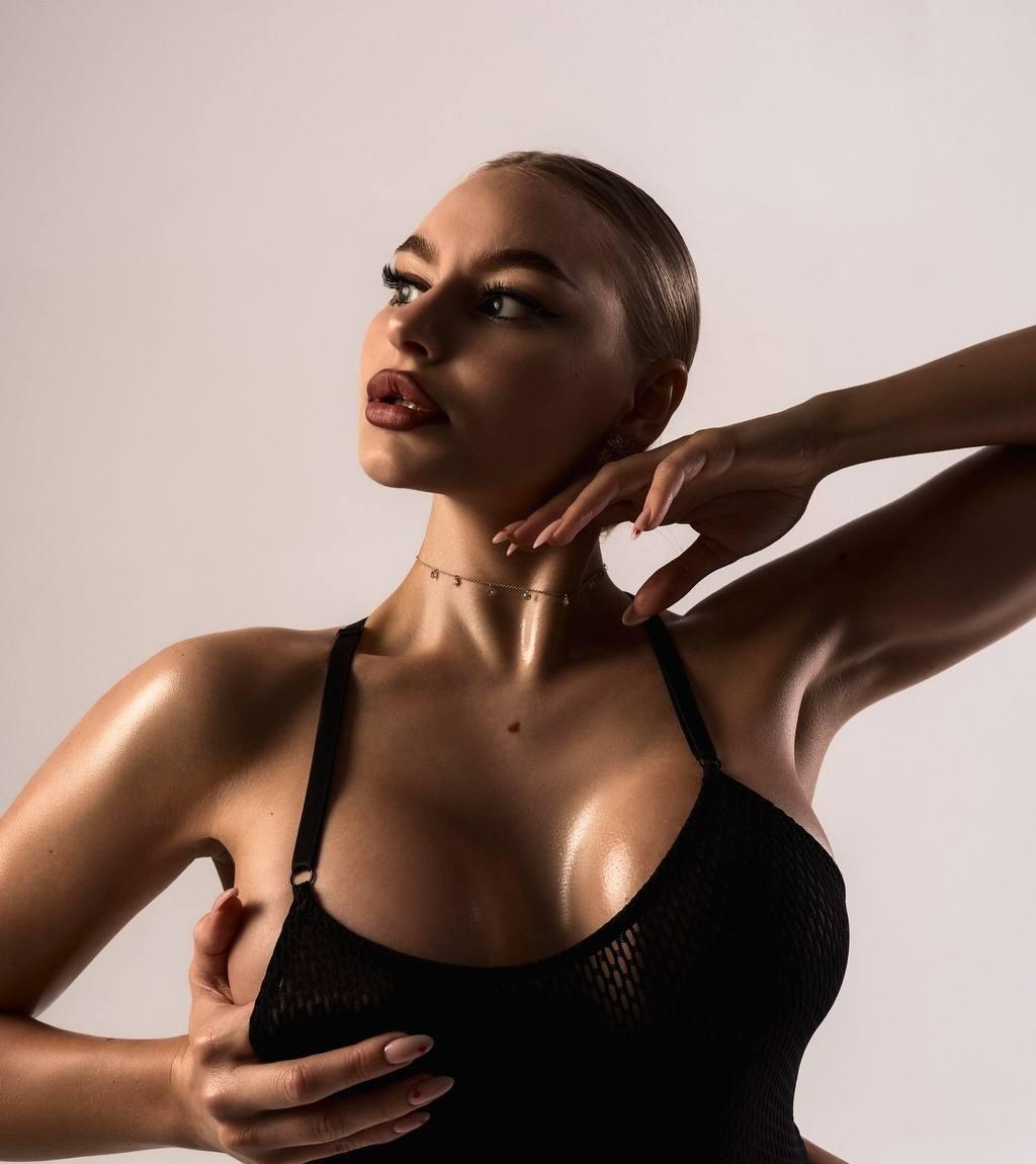 Лейла привлекательная девушка из Вешенской цена от 9000 руб